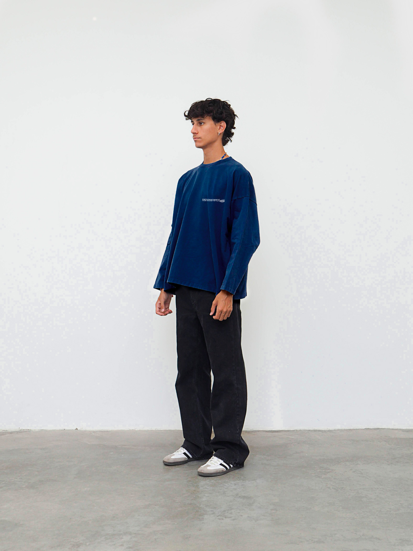 H CONCEPT NAVY CREWNECK