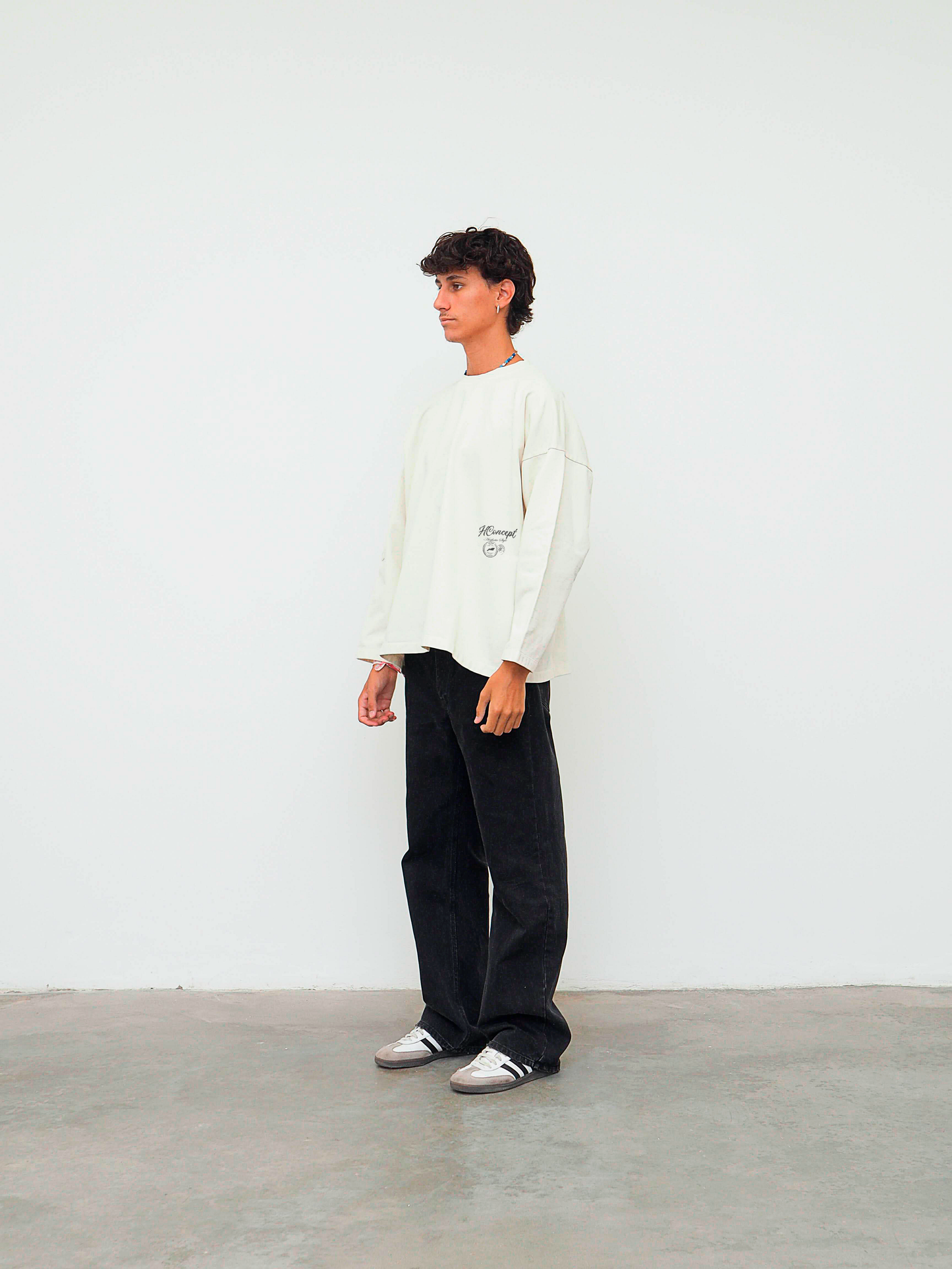AESTHETIC STYLE BEIGE CREWNECK